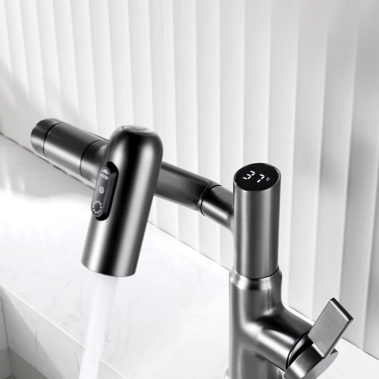 Digital Kitchen Faucet Temperature Display Control
